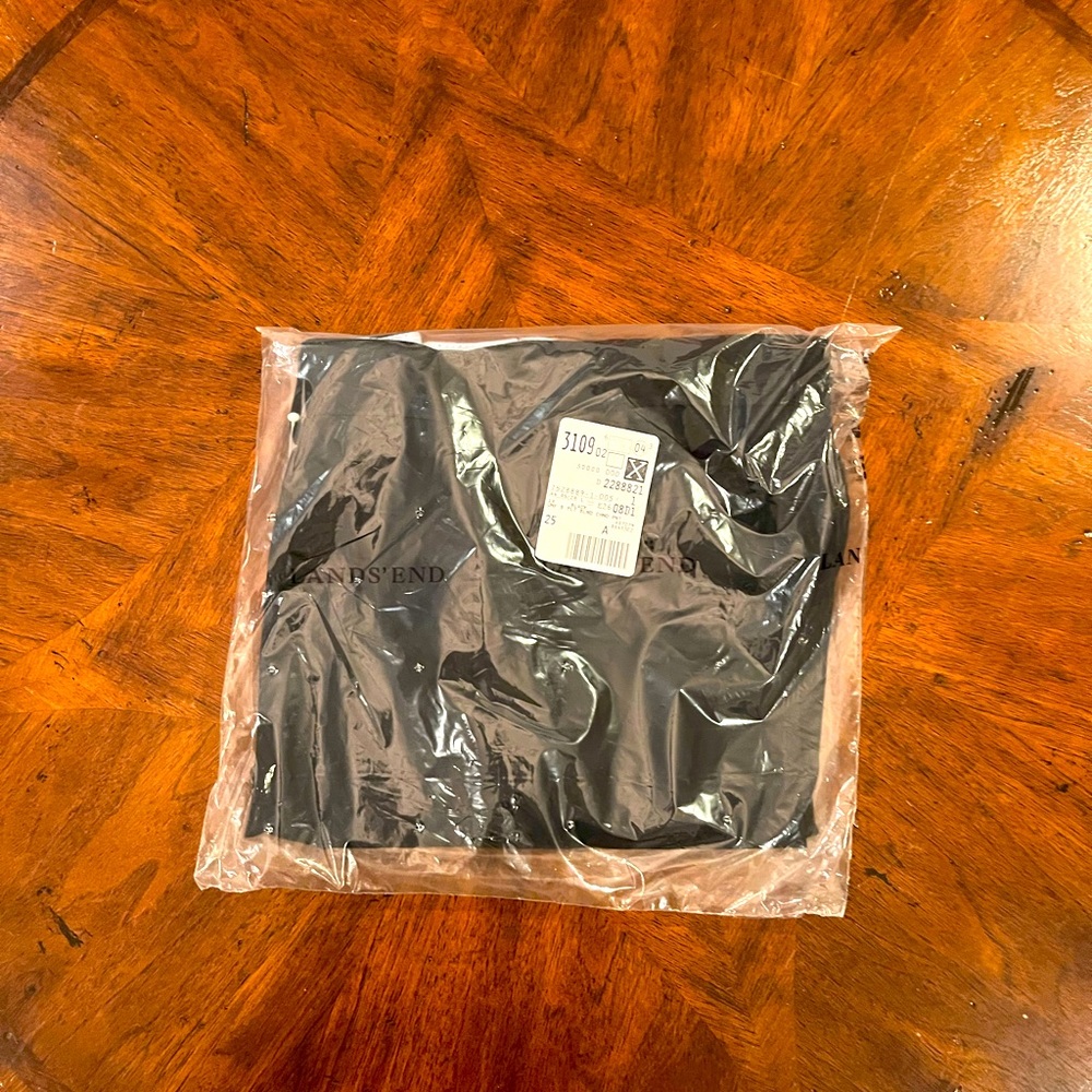 Lands’ End Boy’s Black Chino Pants. NWT. Size 10.